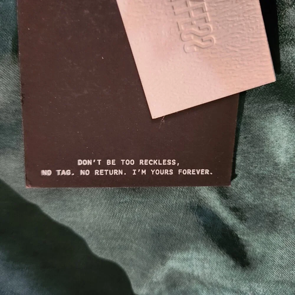 4th Reckless Low back Green gown - Picture 6 of 8